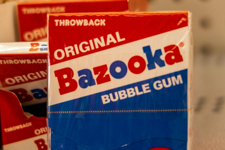 Bazooka Joe is 66 en terug van weggeweest - Jongbelegen.nu